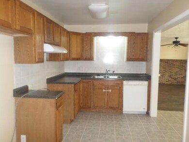 4055 Sexton Dr, Columbus, OH 43228 - photo 3