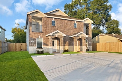 7923 Bowen St unit A/B, Houston, TX 77051 - photo 2