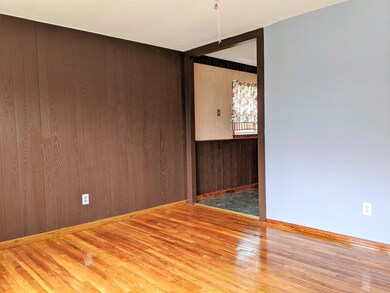 9206 Lantana Dr, Louisville, KY 40229 - photo 5