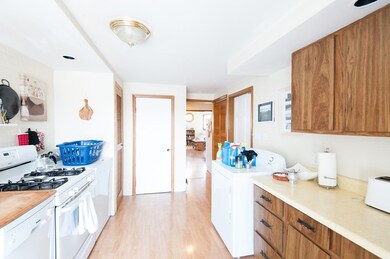 837 E 2nd St unit 3, Boston, MA 02127 - photo 2