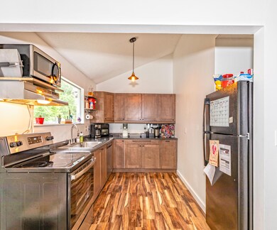 8700 N Cedar Ct, Columbia, MO 65202