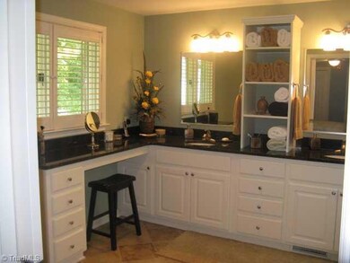 302 Ridge St, Asheboro, NC 27205 - photo 4