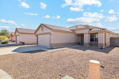 569 W Jardin Loop, Casa Grande, AZ 85122 - photo 2