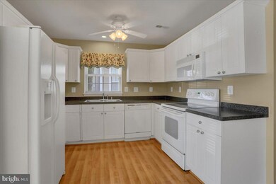 2501 Coleridge Dr unit 1B, Frederick, MD 21702 - photo 4