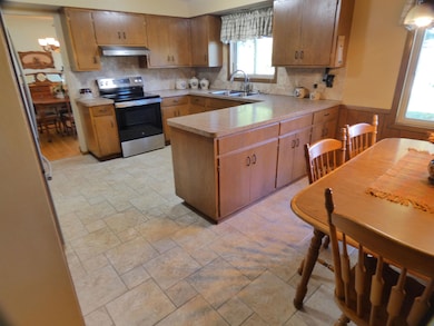 512 W Michigan St, Appleton, WI 54911 - photo 3