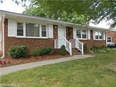 2305 Wachovia Dr, Greensboro, NC 27403 - photo 2