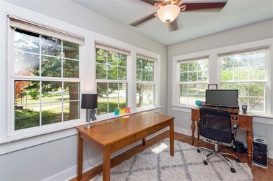 219 Johnson Ave NW, Cedar Rapids, IA 52405 - photo 7