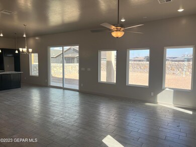 625 Harvest Grove Ln, Socorro, TX 79927 - photo 6