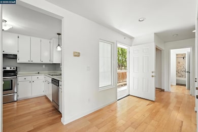 115 Lands End Ct unit 26, Vallejo, CA 94591 - photo 3