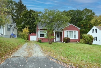 122 Allengate Ave, Pittsfield, MA 01201 - photo 3