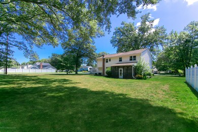 11 Tanglewood Rd, Middletown, NJ 07748 - photo 2