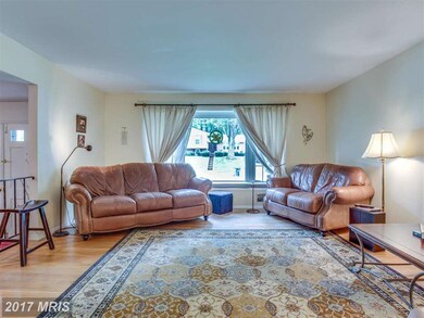 4606 Tara Dr, Fairfax, VA 22032 - photo 4