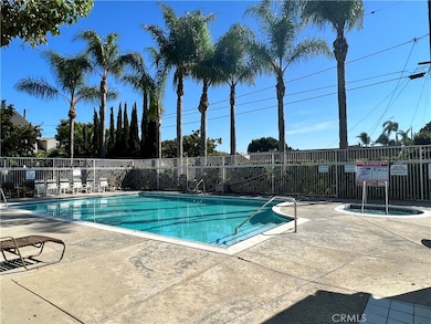 22031 Main St unit 10, Carson, CA 90745 - photo 4