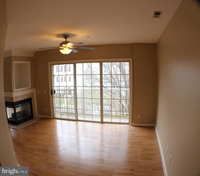 21860 Elkins Terrace unit 301, Sterling, VA 20166 - photo 5