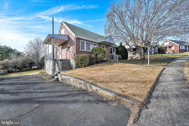 306 Sycamore St, Mohnton, PA 19540 - photo 3