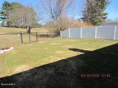 270 Allengate Ave, Pittsfield, MA 01201 - photo 4