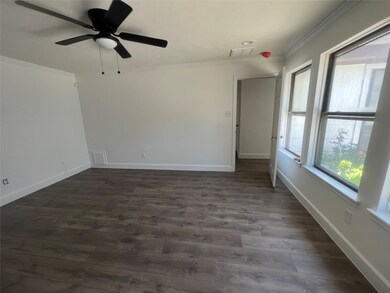 8714 Saratoga Forest Dr, Houston, TX 77088 - photo 7