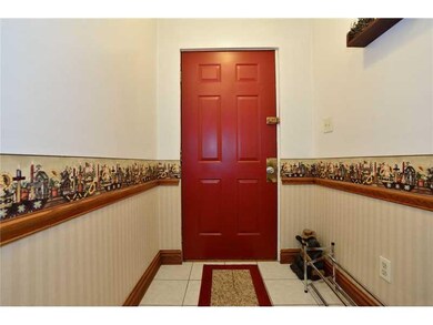 Entry/Foyer.