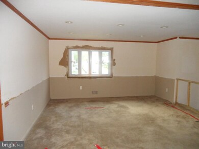 6411 Valley Park Rd, Capitol Heights, MD 20743 - photo 2