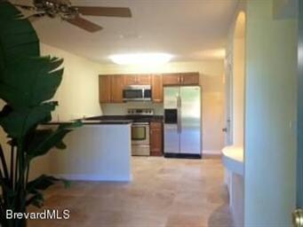 176 East Court living area