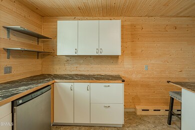 2420EAveC_00018