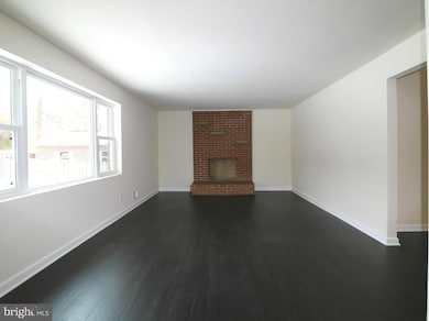 18304 Cabin Rd, Triangle, VA 22172 - photo 3