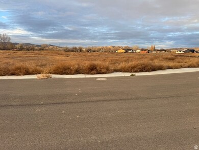 242 E 1940 S unit 24, Vernal, UT 84078 - photo 2