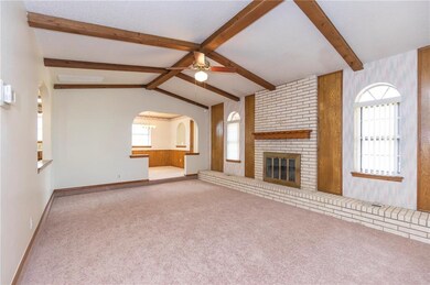 Huge Living Room - View 1 of 4