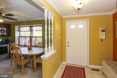 19048 Partridge Wood Dr, Germantown, MD 20874 - photo 3