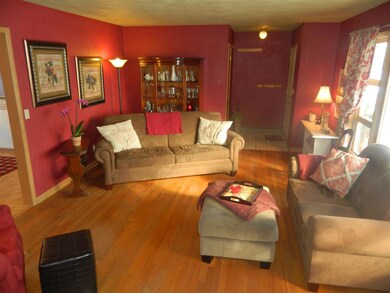 6116 Whalen Rd, Fitchburg, WI 53593 - photo 3