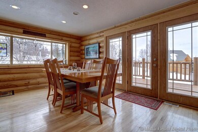 Spacious Dining Area