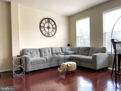 12646 Heron Ridge Dr, Fairfax, VA 22030 - photo 2