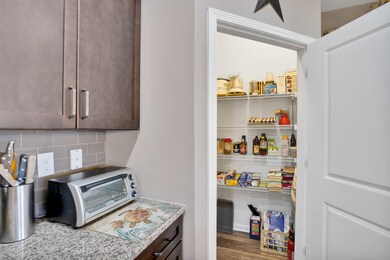 525SlipperyRockWay-07