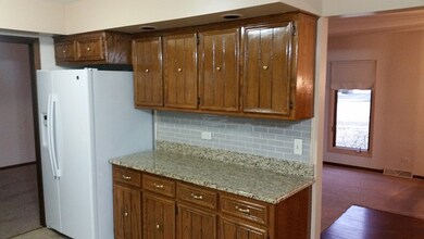 2422 Patricia Ln, Homewood, IL 60430 - photo 7