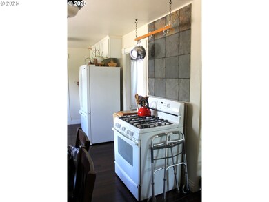 1407 9th St, Baker City, OR 97814 - photo 6