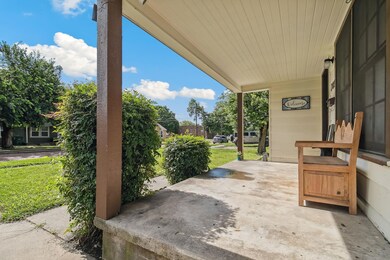 709 N Commerce St, Gainesville, TX 76240 - photo 4