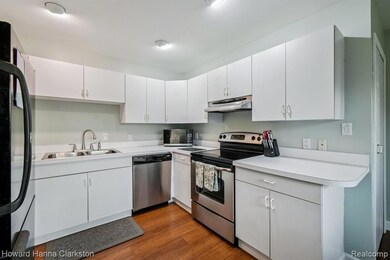 7220 Bluewater Dr unit 141, Clarkston, MI 48348 - photo 7