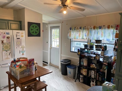 11 Hilltop Manor Mobile Home Park, Littleton, NH 03561 - photo 6