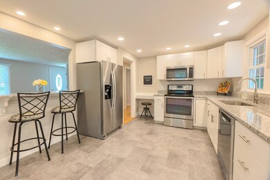 2 Bay Edge Ln, Worcester, MA 01604 - photo 2