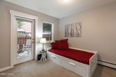 212_eagle_rd_interior_bed03