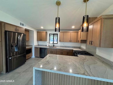 3749 E Laurel Ln, Phoenix, AZ 85028 - photo 2