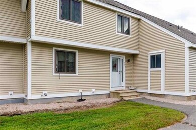 97 Bayberry Ln unit 97, Londonderry, NH 03053 - photo 3