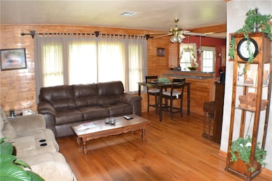 526 W Kirk St, Shawnee, OK 74801 - photo 2