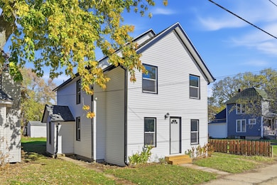 1213 W 4th St, Dixon, IL 61021 - photo 3