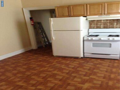 1735 W Oxford St, Philadelphia, PA 19121 - photo 4