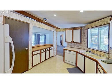 1005 Shadow Ranch Ln, Roseburg, OR 97470 - photo 5