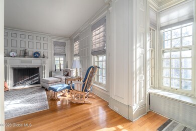 52 S Swan St unit . 1, Albany, NY 12210 - photo 2