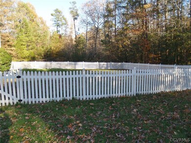 Vinyl Rear Yard Fencing