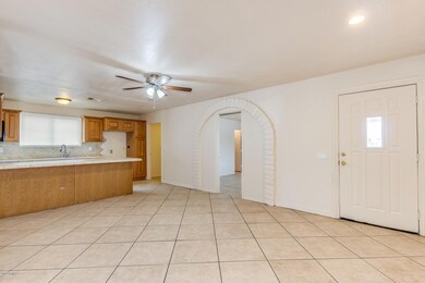 2912 N 54th Ln, Phoenix, AZ 85031 - photo 4