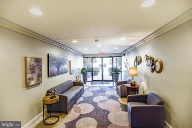 Treebrooke unit 310, Oakton, VA 22124 - photo 2